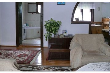 Ukrajina Privát Vary, Eksterijer